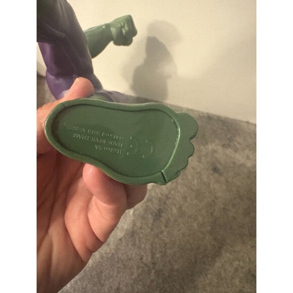 Hasbro Marvel 9.5" Incredible Hulk 2019 Toy  # 3007 - Picture 4 of 5